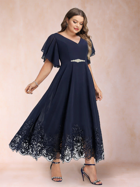 A-Line/Princess V-Neck Half Sleeves Plus Size Mother of the Bride Dresses with Applique