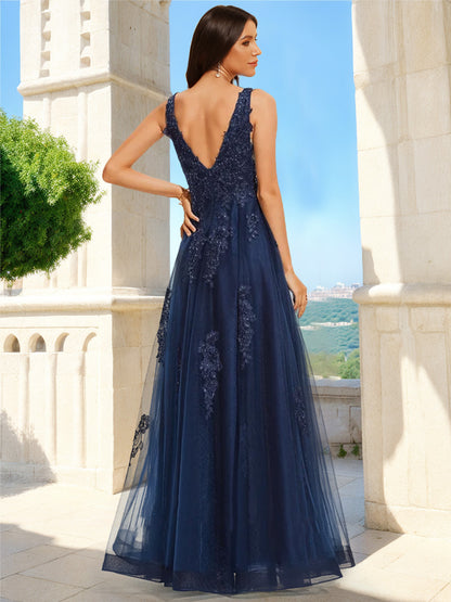 A-Line/Princess V-Neck Sleeveless Lace Prom Dresses