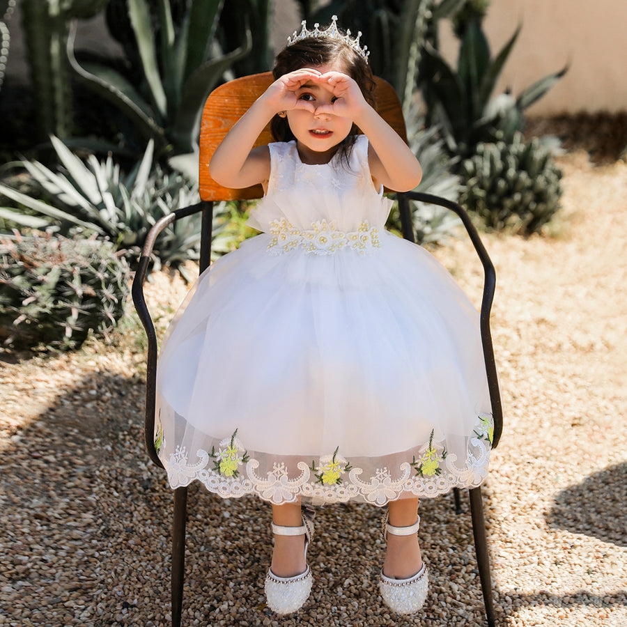 Ball Gown Scoop Sleeveless Flower Girl Dresses with Beading