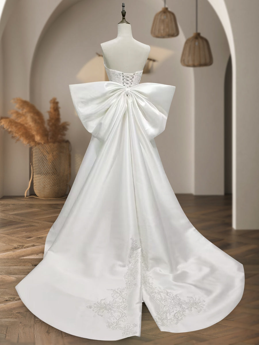 A-Line/Princess Strapless Sleeveless Applique Wedding Dresses