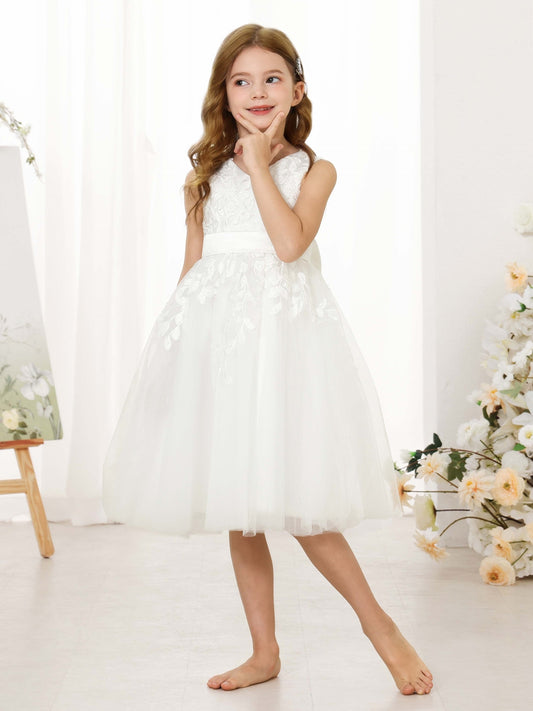 A-Line/Princess Lace Sleeveless V-Neck Knee-Length Flower Girl Dresses