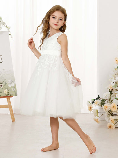 A-Line/Princess Lace Sleeveless V-Neck Knee-Length Flower Girl Dresses