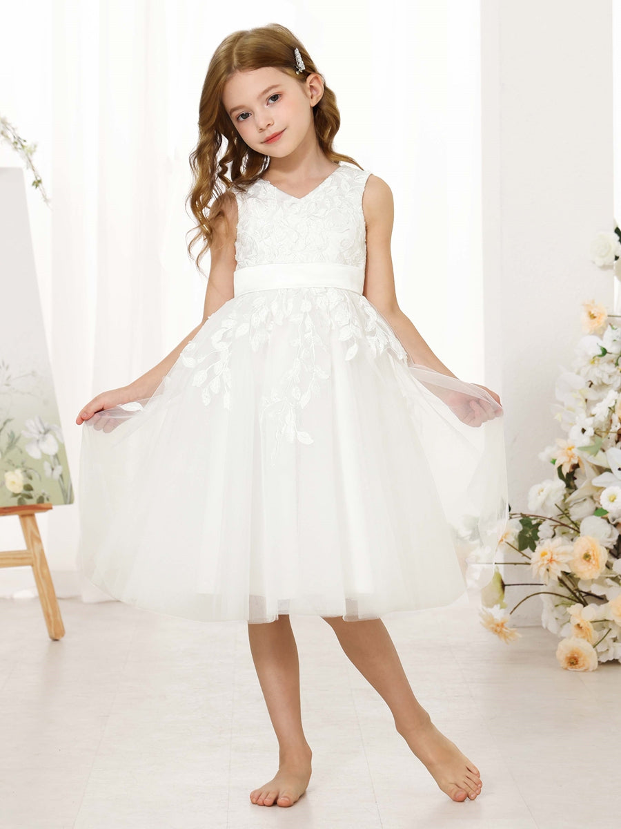 A-Line/Princess Lace Sleeveless V-Neck Knee-Length Flower Girl Dresses