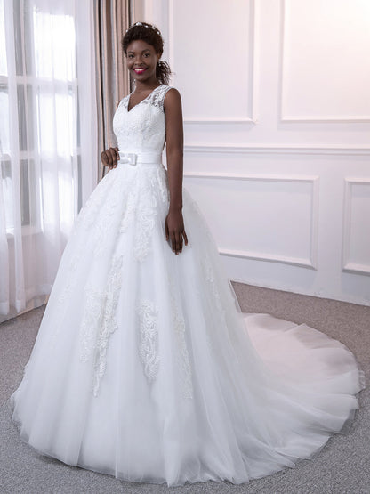 V-Neck Sleeveless Tulle Ball Gown Wedding Dresses with Belt & Appliques