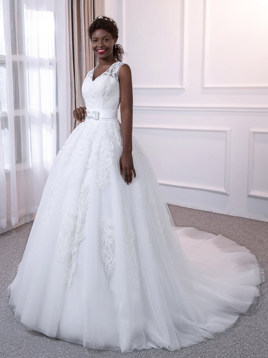 V-Neck Sleeveless Tulle Ball Gown Wedding Dresses with Belt & Appliques