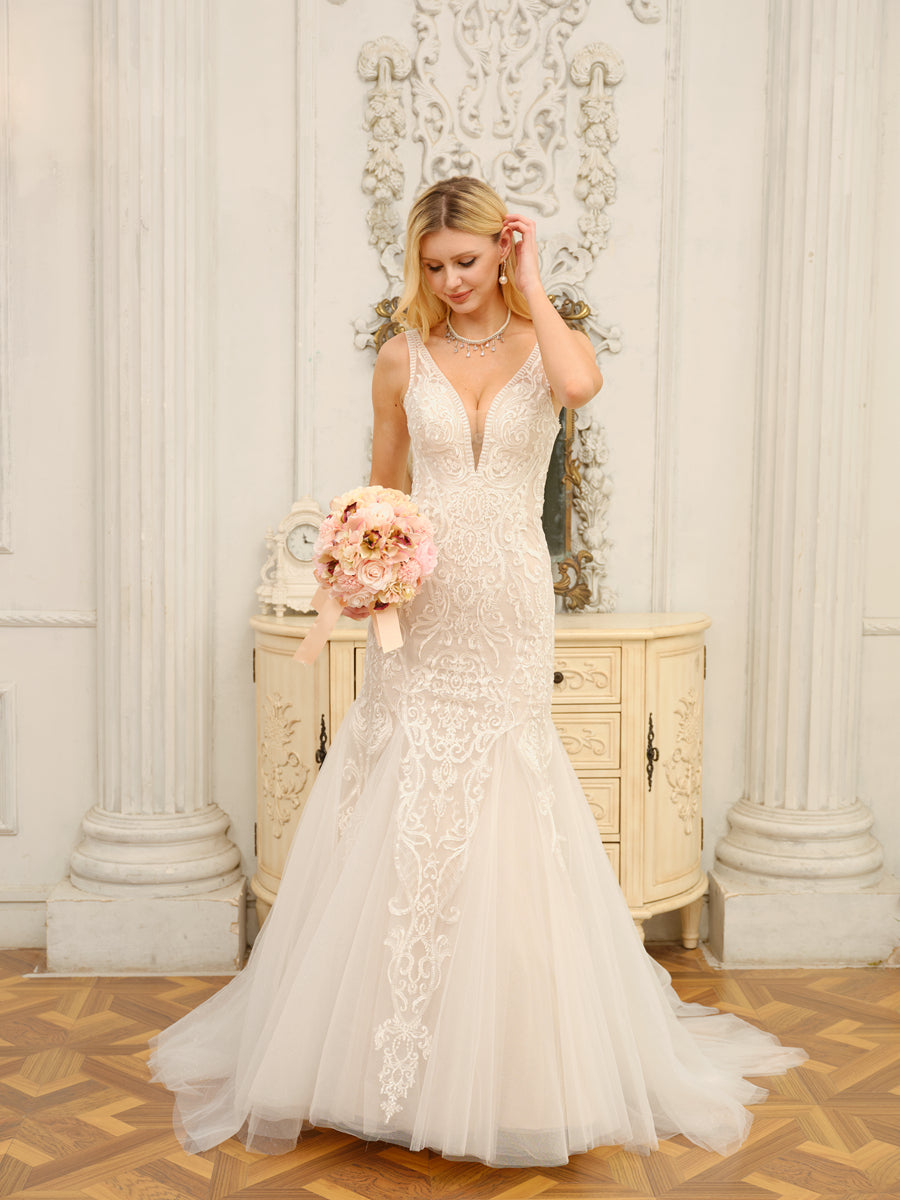 Trumpet/Mermaid V-Neck Sleeveless Long Wedding Dresses with Appliques