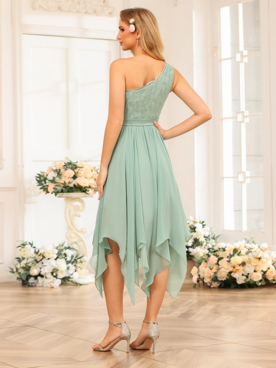 A-Line/Princess One-Shoulder Short Wedding Party Dresses with Appliques