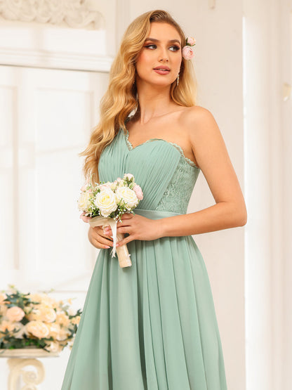 A-Line/Princess One-Shoulder Short Wedding Party Dresses with Appliques